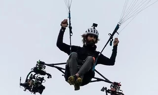 Tom Cruise đóng cảnh nhào lộn giữa không trung