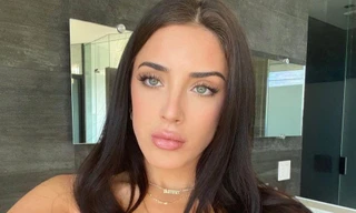 Adam Levine thừa nhận vượt quá giới hạn với nữ người mẫu 23 tuổi 