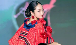 Dàn người đẹp tỏa sáng trong trang phục thổ cẩm 