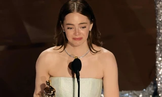 'Oppenheimer' chiến thắng vang dội, Emma Stone mang tượng vàng Oscar thứ hai về nhà