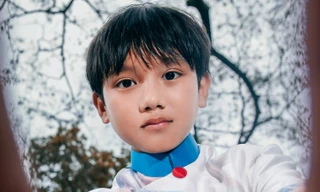 Nhà có ba anh em ruột làm người mẫu