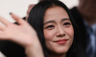 Hành động bất ngờ của Jisoo (BlackPink) khi gặp Vua Charles