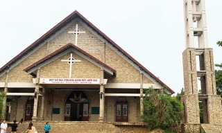 Cận cảnh nhà thờ đá Đạ Tông đậm bản sắc Tây Nguyên 