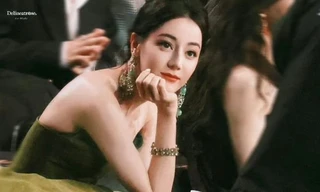 Địch Lệ Nhiệt Ba bị chê giả tạo