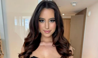 Thỏa thuận bí mật giữa Elon Musk và nữ nhà văn