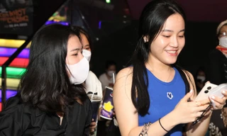 Khung cảnh rạp phim ở TPHCM chật kín ngày lễ