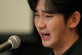 Kim Soo Hyun lật ngược tình thế