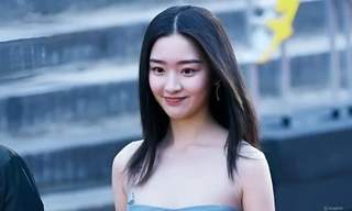 Nữ diễn viên sinh năm 2005 gây sốt