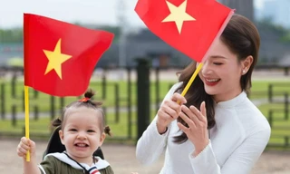 Dàn diễn viên phim giờ vàng mặc áo dài mừng đại lễ 30/4