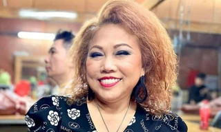 Ca sĩ Siu Black cưới chồng ở tuổi 56