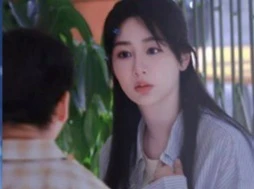 Dừng chiếu phim của Dương Tử ở Việt Nam vì nghi vấn đường lưỡi bò