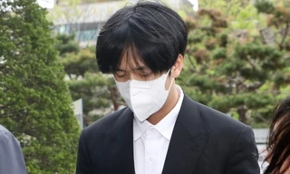 Ca sĩ nổi tiếng giả vờ động kinh để trốn nghĩa vụ quân sự