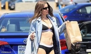 Bộ váy phản cảm nhất 2022