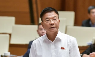 Đối diện tranh luận nóng bỏng, Bộ trưởng Tư pháp nói 'chưa thể trả lời được’