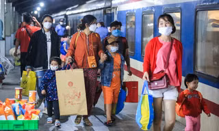 Tổ chức các chuyến bay, chuyến tàu công đoàn miễn phí đưa công nhân về quê ăn Tết