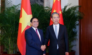 Thủ tướng Phạm Minh Chính hội kiến Uỷ viên trưởng Nhân đại toàn quốc Trung Quốc