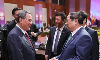 Thủ tướng Phạm Minh Chính gặp Thủ tướng Trung Quốc Lý Cường 