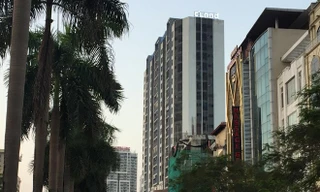 Chung cư cao cấp quây văn phòng trái phép, bịt lối thoát hiểm của dân