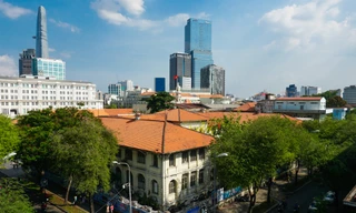 Tòa nhà 59-61 Lý Tự Trọng trước đây từng là Dinh Thượng Thơ. Ảnh: Quỳnh Trần.