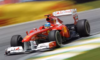 Xe đua F1 của đội Ferrari 150 Italia do Fernando Alonso cầm lái tại trường đua Interlagos, Sao Paulo, Brazil năm 2011. Ảnh: Formula1.