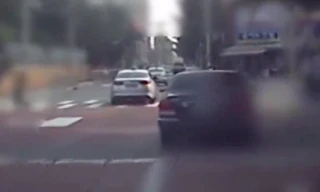 Bản tin 20H: Nữ đại gia đi xế hộp rải 300 triệu khắp phố