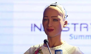 Robot Sophia chọn đội nào vô địch World Cup 2018?