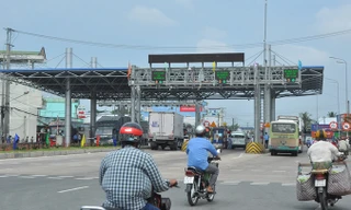 Xe qua trạm BOT Cần Thơ – Phụng Hiệp.