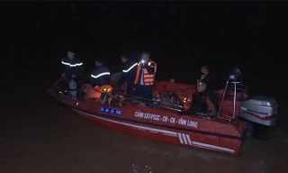 Lực lượng chức năng đang nỗ lực tìm kiếm nạn nhân mất tích.