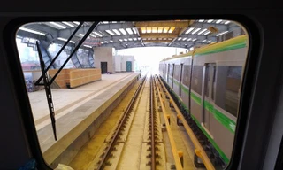 Mục kích chạy thử tàu trên đường sắt Cát Linh- Hà Đông