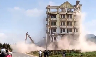 Tòa nhà 7 tầng của Tàng KeangNam trước khi bị phá sập hoàn toàn.