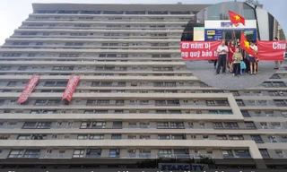 Giữa Thủ đô, chung cư chưa nghiệm thu đã 'lùa' dân vào ở 3 năm nay