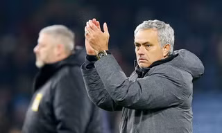 Jose Mourinho muốn được tiếp sức thêm từ sự ủng hộ trên khán đài Old Trafford. Ảnh: Getty Images.