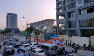 Hàng trăm khách hàng mua căn hộ tại dự án chung cư Anland Complex tố chủ đầu tư quảng cáo một đằng, bán hàng một nẻo.