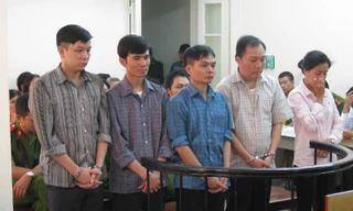 Nhóm "siêu lừa" trong phiên xử