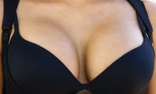 Nghẹt thở chết vì vòng 1 của bạn tình