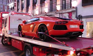 Siêu xe Lamborghini bị cảnh sát Anh bắt