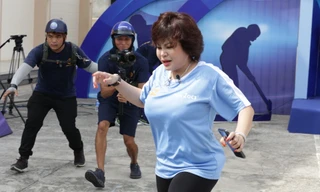 Lê Giang tiết lộ mới bơm lỗ tai cho phúc hậu, vòng 1 quá 'khủng' gây khó khăn