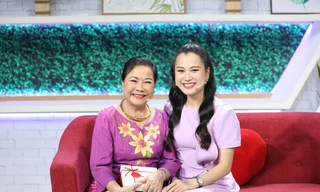 Lâm Vỹ Dạ xúc động rơi nước mắt khi nhận quà từ NSƯT Thanh Dậu sau 12 năm