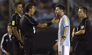 FIFA bất ngờ xóa án cấm thi đấu 4 trận đối với Messi.
