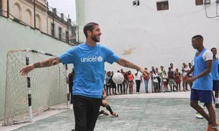 Serigo Ramos đang lợi dụng M.U để kiếm một bản hợp đồng mới béo bở hơn từ Real Madrid.