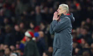 HLV Wenger báo tin không vui về nhân sự Arsenal.