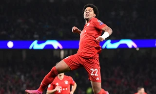 Serge Gnabry tỏa sáng rực tỡ trước Tottenham.