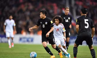 Tiền vệ Thitipan Puangchan của ĐT Thái Lan.