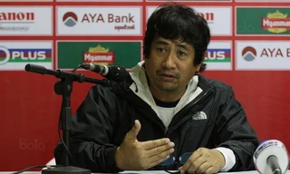 HLV Jose Aberasturi bi quan trước trận gặp U18 Việt Nam.