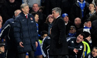 HLV Ancelotti từng nhiều lần đối đầu Wenger khi còn làm việc tại Anh.