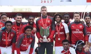 Arsenal nâng cao chức vô địch Emirates Cup 2017.