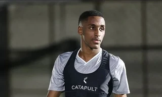 Hậu vệ Khalifa Al Hammadi của U23 UAE.
