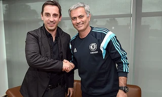 Valencia muốn mời Mourinho về thay Gary Neville.