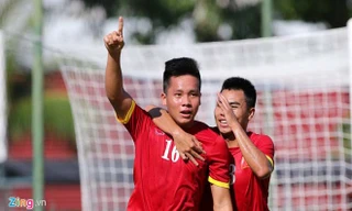 Các cầu thủ Việt Nam ăn mừng bàn mở tỷ số. Ảnh: Zing.