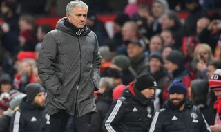 HLV Jose Mourinho thông báo về chấn thương của Marouane Fellaini.
